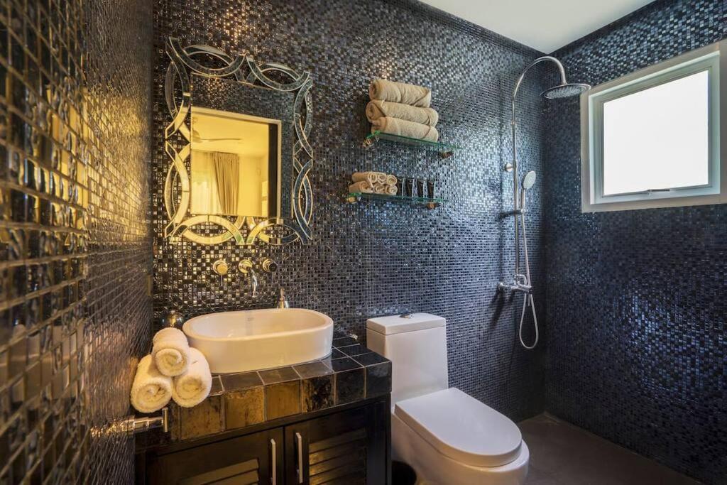 Villa Nirvana - Beachfront Tropical Chic 4Br Haven In Cape Panwa, Phuket Ban Makham 外观 照片